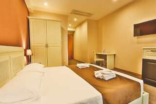 Отель Dolabauri Hotel Тбилиси Стандартный двухместный номер с 1 кроватью-2
